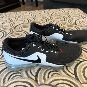 Nike mens vapormax size 12. Smokefree home.